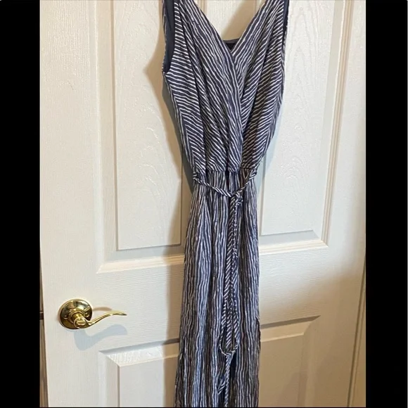 Lulu's Blue Striped Jumpsuit - Picture 5 of 8